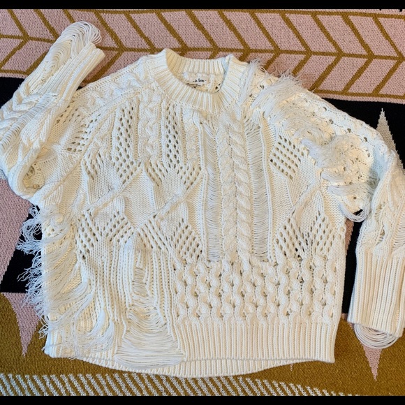 Super Cute fringe cream sweater - Picture 2 of 2